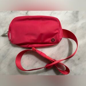 Lululemon 1L belt bag lip gloss